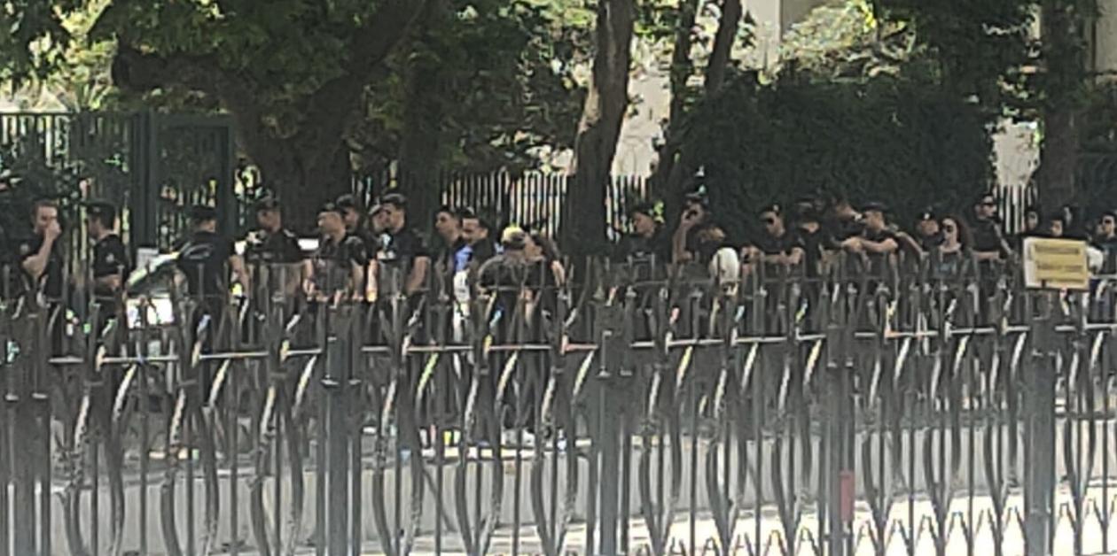 lgbti-ogrencilerin-basin-aciklamasina-polis-ablukasi